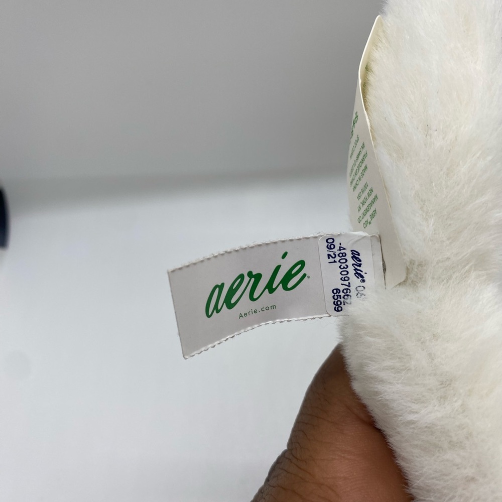 NWT Aerie White/Ivory Faux Fur Headband Winter Accessory for Women  & Girls - Picture 3 of 5